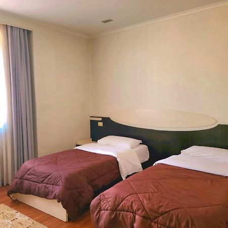 Hotel Alysa Корча Екстериор снимка