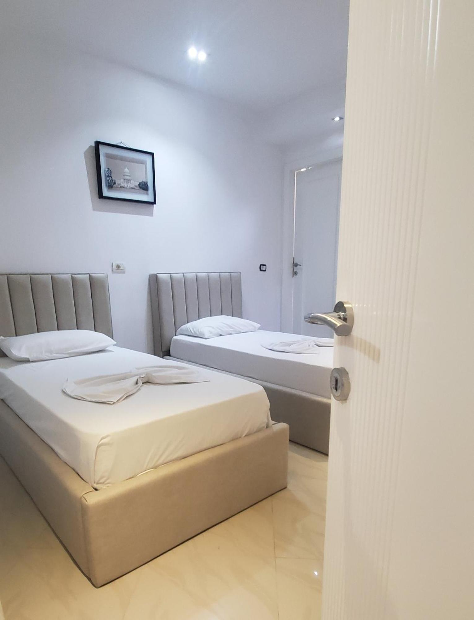 Hotel Alysa Корча Екстериор снимка