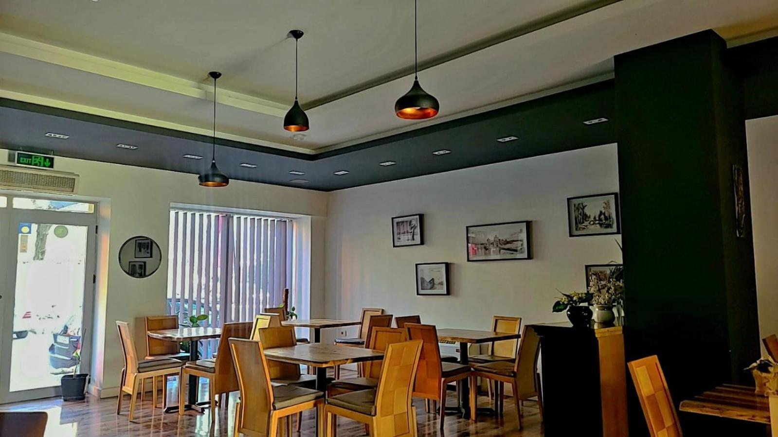 Hotel Alysa Корча Екстериор снимка